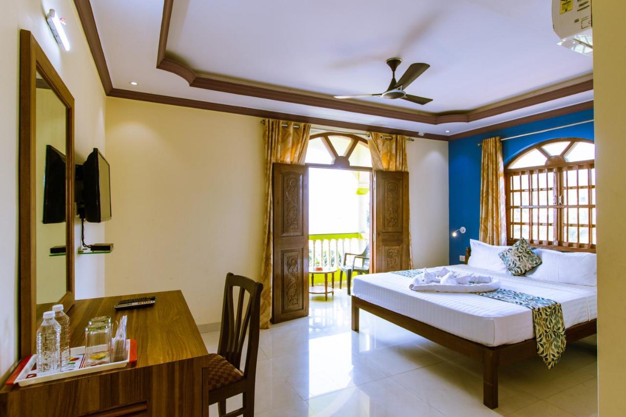 Larios Beach Holidays Resort Baga Exterior foto