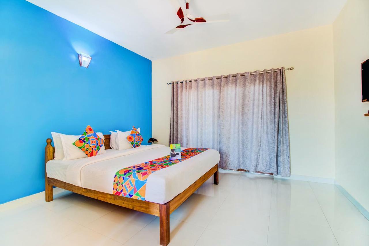 Larios Beach Holidays Resort Baga Exterior foto